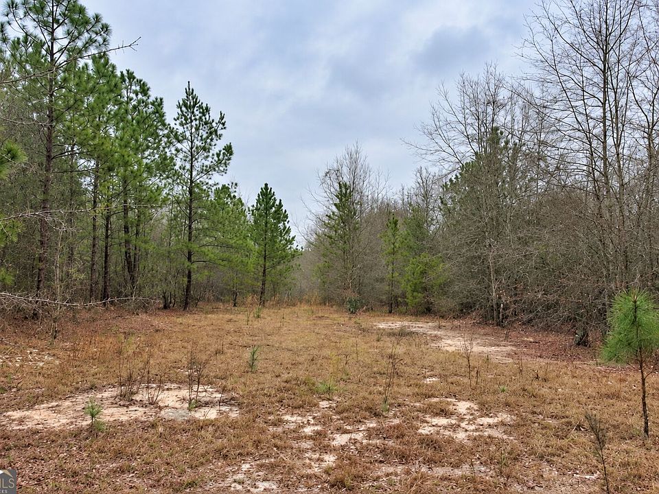 2nd image of 440 Modoc Rd
