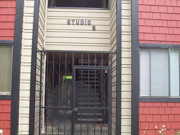 2nd image of 12607 NE 119th St Unit 7