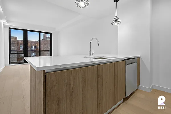 Rented by REZI | media 2