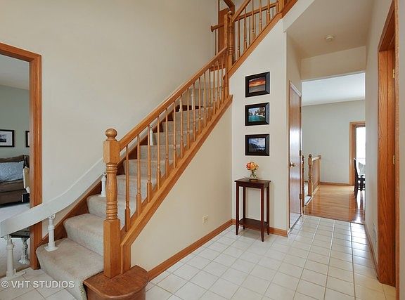 2nd image of 1455 Crowfoot Cir S