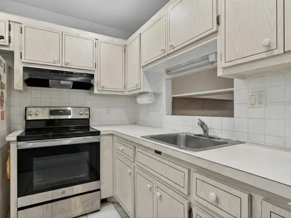 5111 W Oakland Park Boulevard #105, Lauderdale Lakes, FL 33313