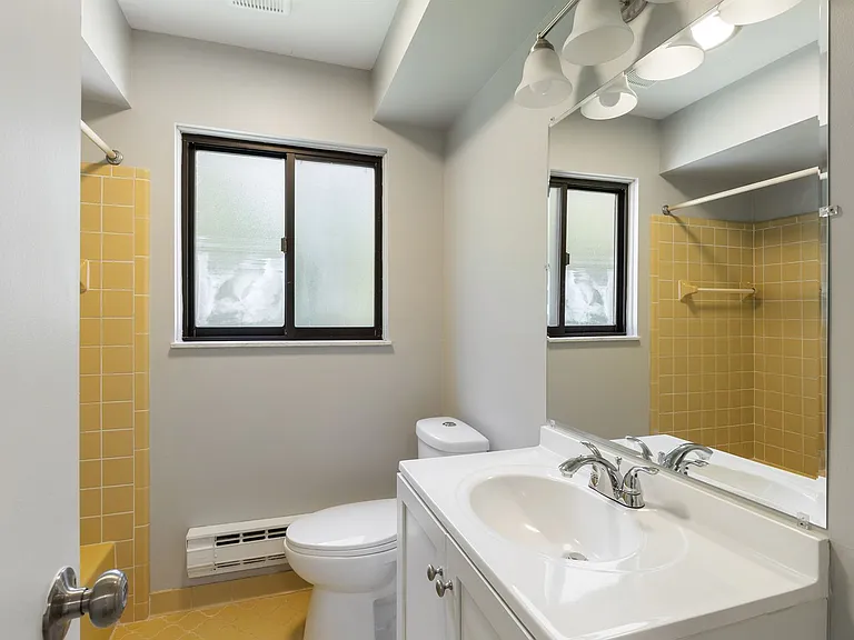 5230 Pointe Dr — Photo 13