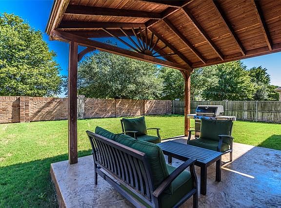 3rd image of 2828 Torreya Dr