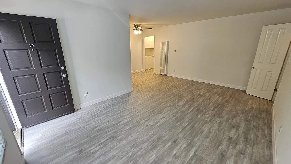 Building Photo - 3769 Hughes Ave #19