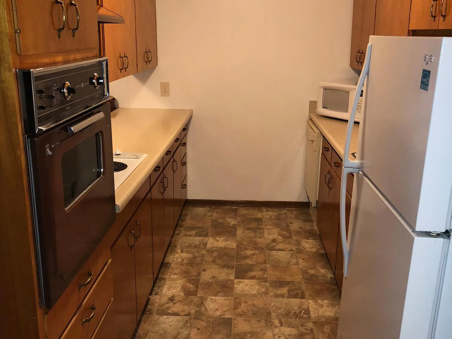 3 bed, 1400 sqft, $2,400 — Photo 1