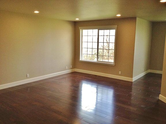 3rd image of 1141 SE Sentry Dr