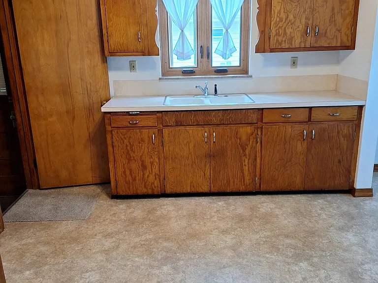 9330 Avery Rd — Photo 2