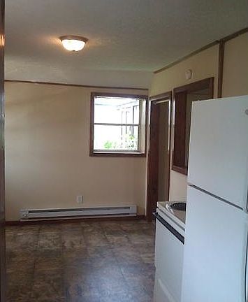 3rd image of 812 N Pierce Ave
