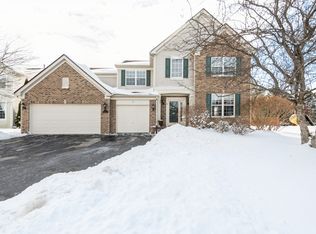 7 W Ellington Ct, South Elgin, IL 60177