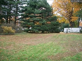3rd image of 8025 Greenridge Ct