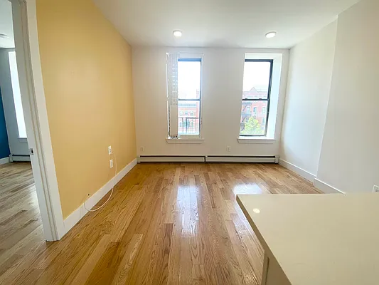 Rented by EastMount Realty LLC | media 4