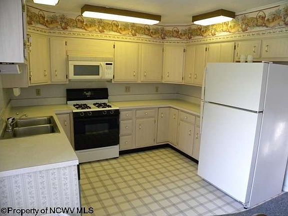 2nd image of 740 N Pike St