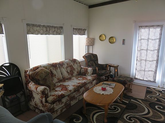 4th image of 586 Dabamie Ln