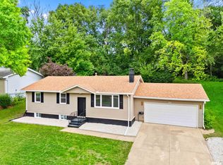 1208 Timber Ln, Pekin, IL 61554