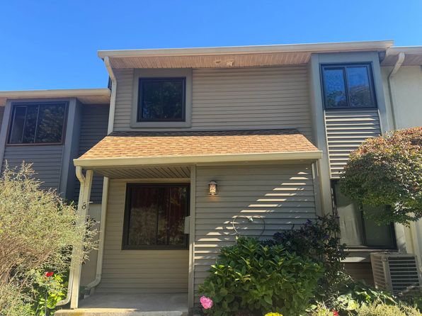 22 Fitzwatertown Rd Unit E8