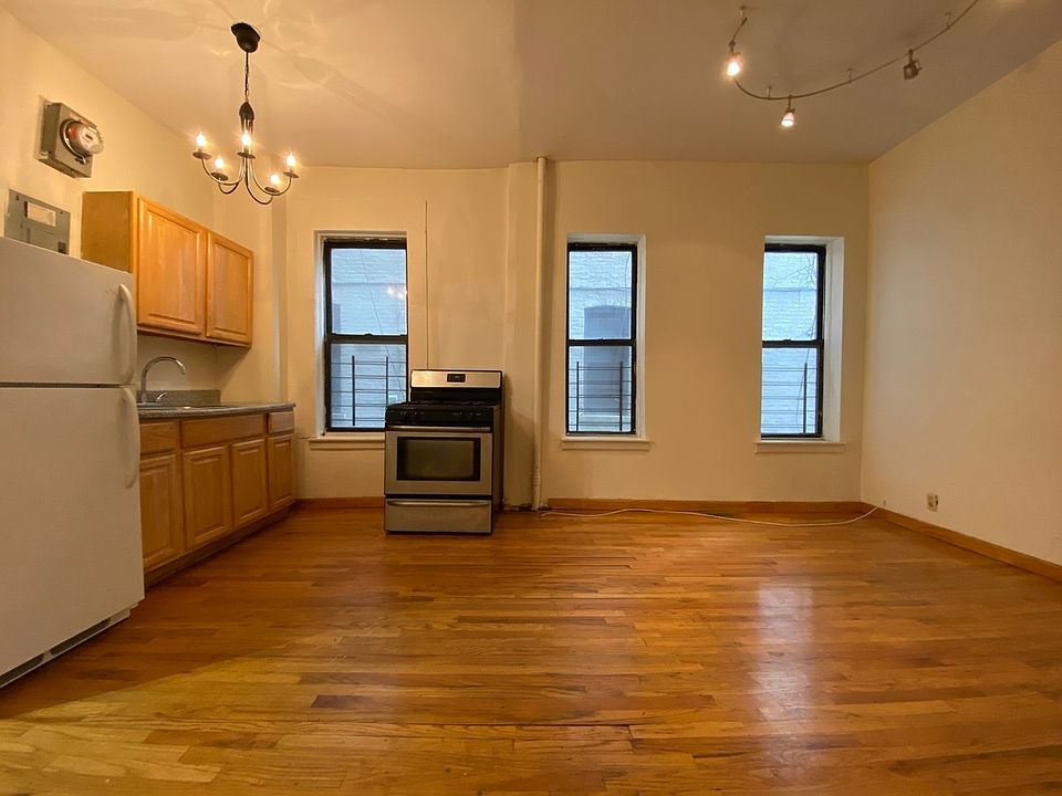 1st image of 1061 Bergen St #16