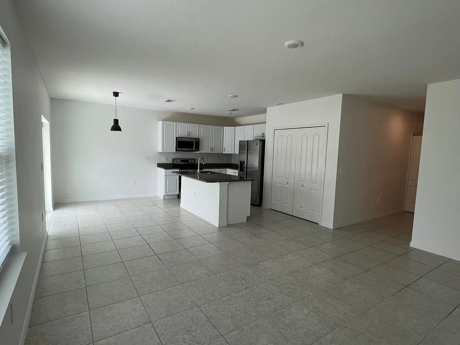 685 SW Millard Dr — Photo 4