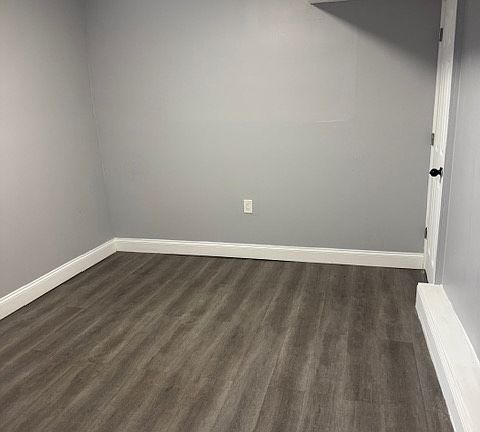 3rd image of 4760 Carpenter Ave Floor 1
