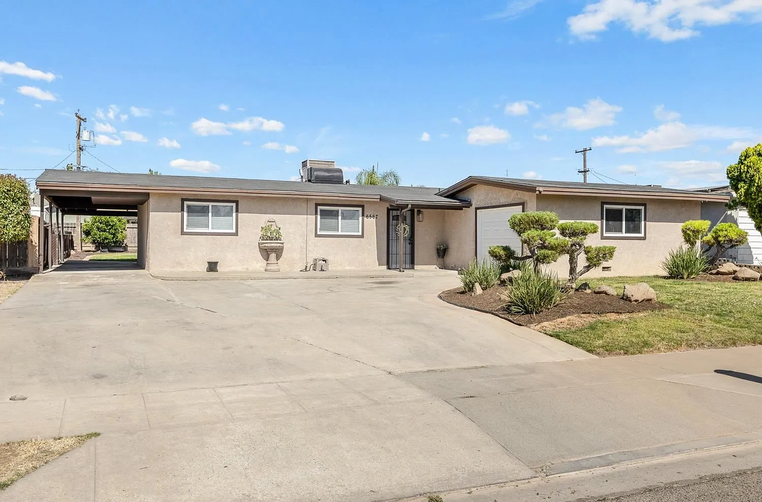 6567 N Del Mar Ave photo 1