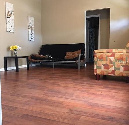 4th image of 303 Michigan Ln