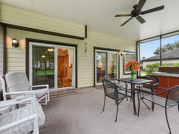 5th image of 15255 Landmark Cir N