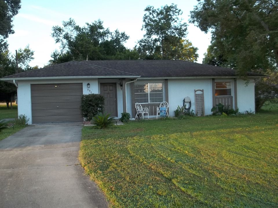 1st image of 994 W Catbrier Ln