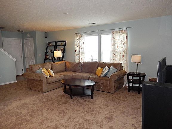 4th image of 280 Hartford Ct