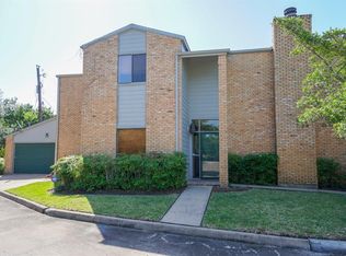 2833 Golf Crest Dr, Wharton, TX 77488