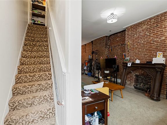 5th image of 150 Home St