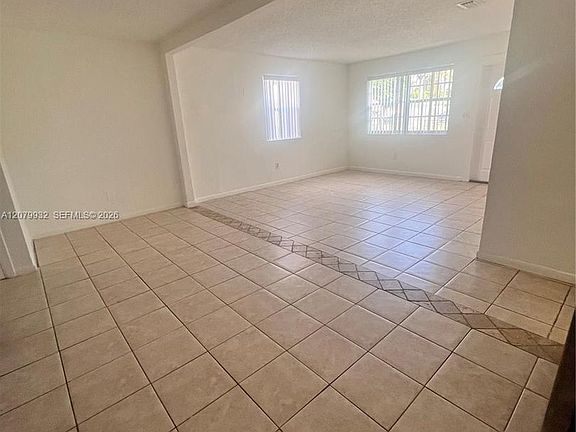 5th image of 828 SW 3rd St #828