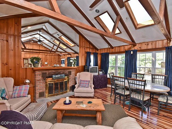 4th image of 326 Ginger Ln
