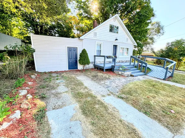 130 N Oak St, Evart, MI 49631