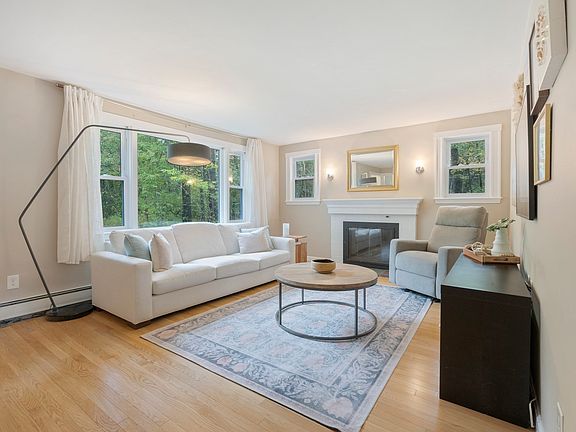 5th image of 35 Pine St