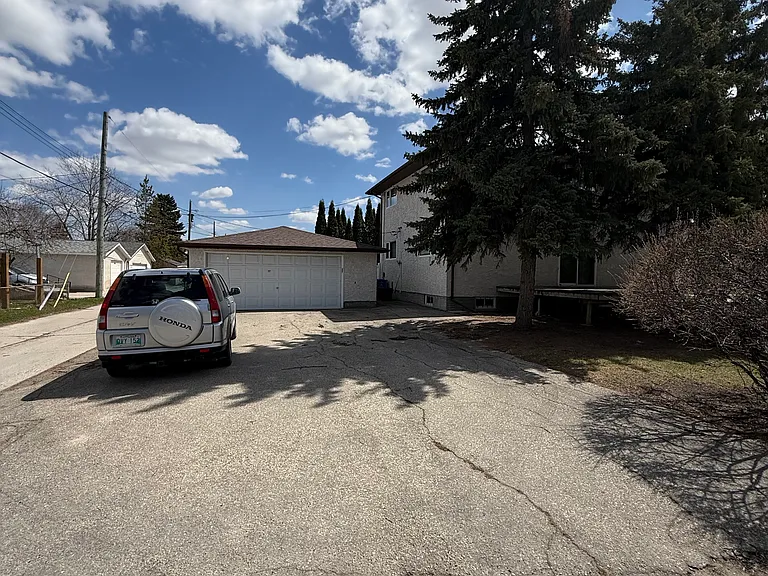 603 Dallenlea Ave #603 — Photo 20