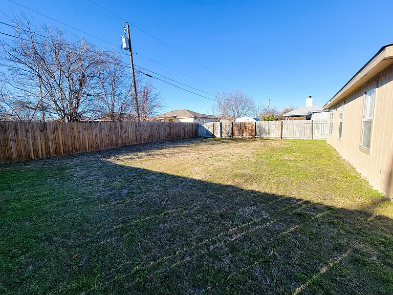 2303 Rainforest Ln — Photo 18