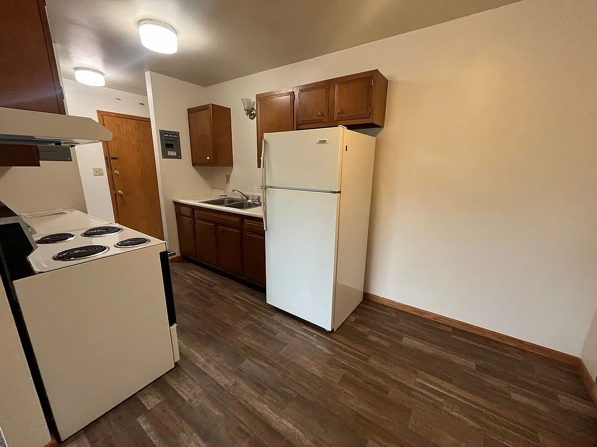 Building Photo - 410 4th Ave NE #16