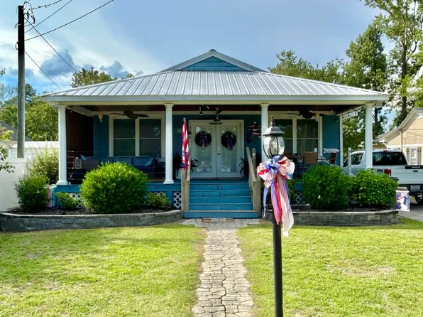 27 Clinton Road, White Lake, NC 28337