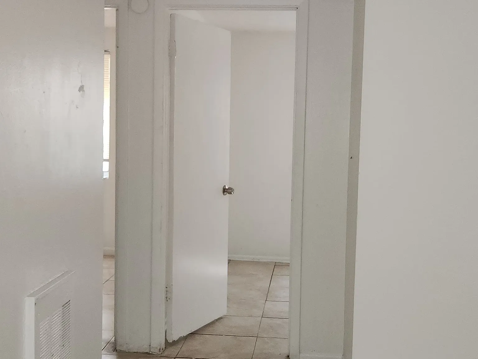 2 bed, 700 sqft, $1,250 — Photo 3