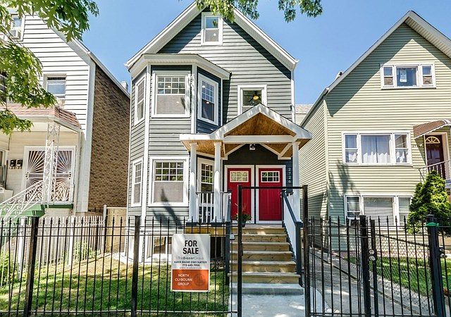 1st image of 2726 N St Louis Ave