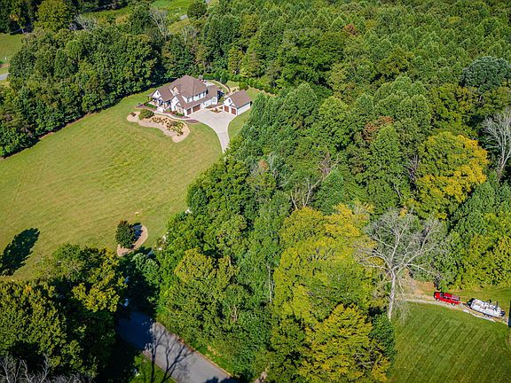 4th image of Blanches View Dr