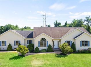 44 Fogarty Rd, Troy, NY 12182