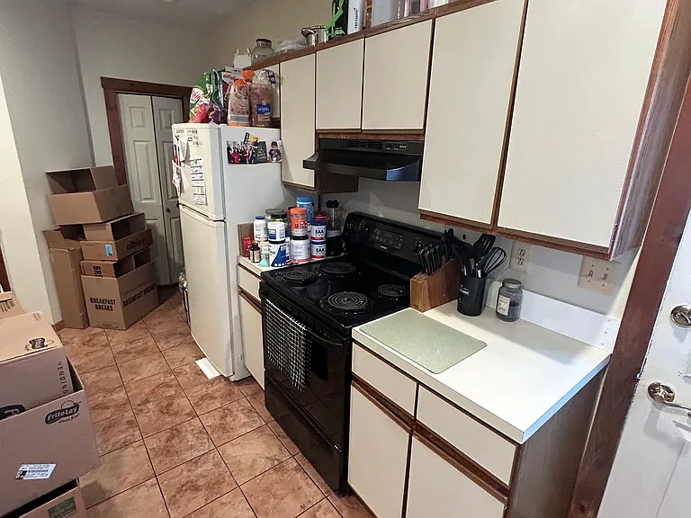 94 Woodland St #1L — Photo 4