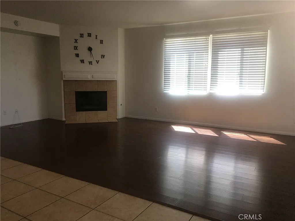 4 bed, 2828 sqft, $4,000 — Photo 3