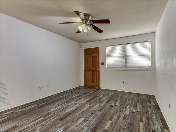 4th image of 2524 SW 79th St