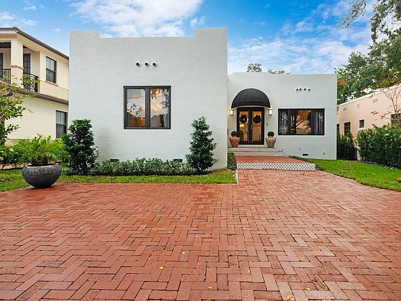 5th image of 1010 N Rio Vista Boulevard