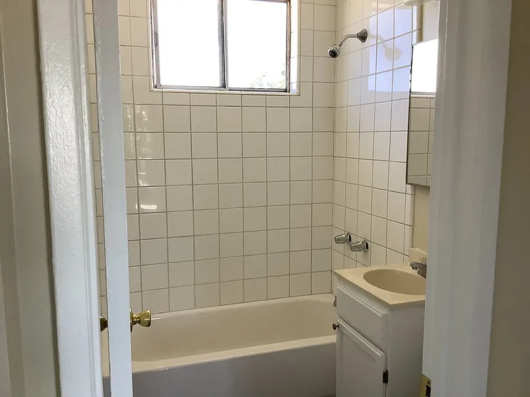8202 Wilcox Ave — Photo 5