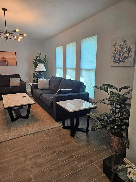 3 bed, 2.0 bath, 1534 sqft, $4,300 — Photo 3