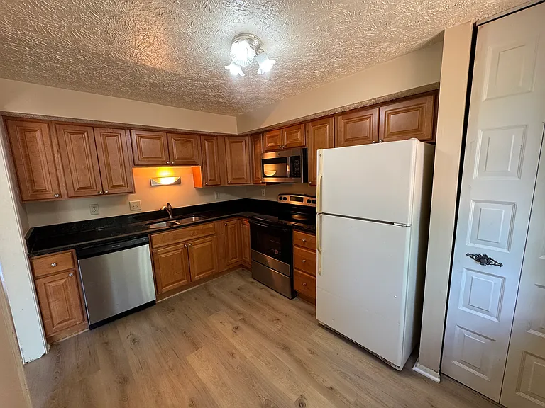 10303 Granite Creek Ln — Photo 5
