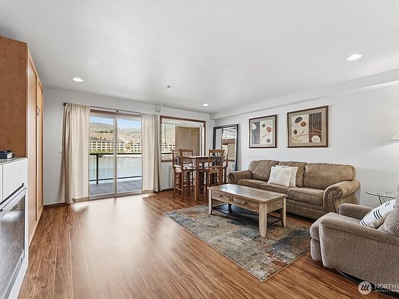 4th image of 322 W Woodin Avenue #621