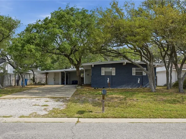 1904 Bay Ave, Rockport, TX 78382